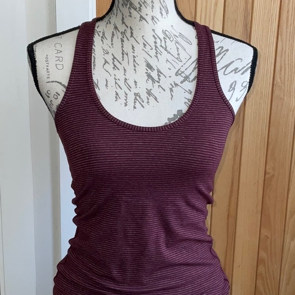Lululemon Maroon Red Stripe Cool Racerback Tank Top. Like new! Size 4 - Picture 4 of 13